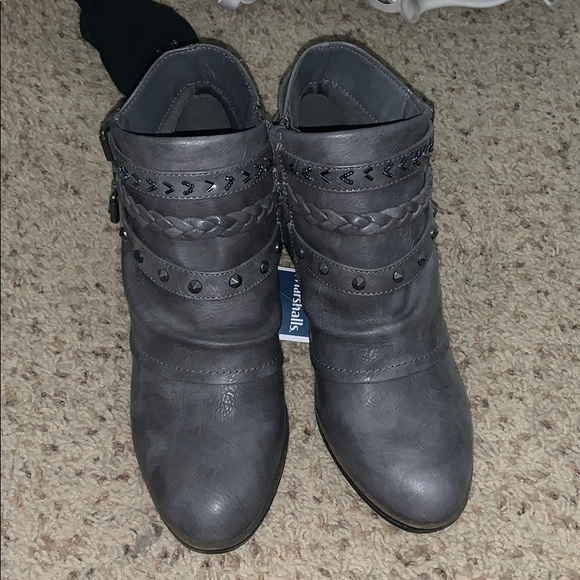 Booties - Picture 4 of 4